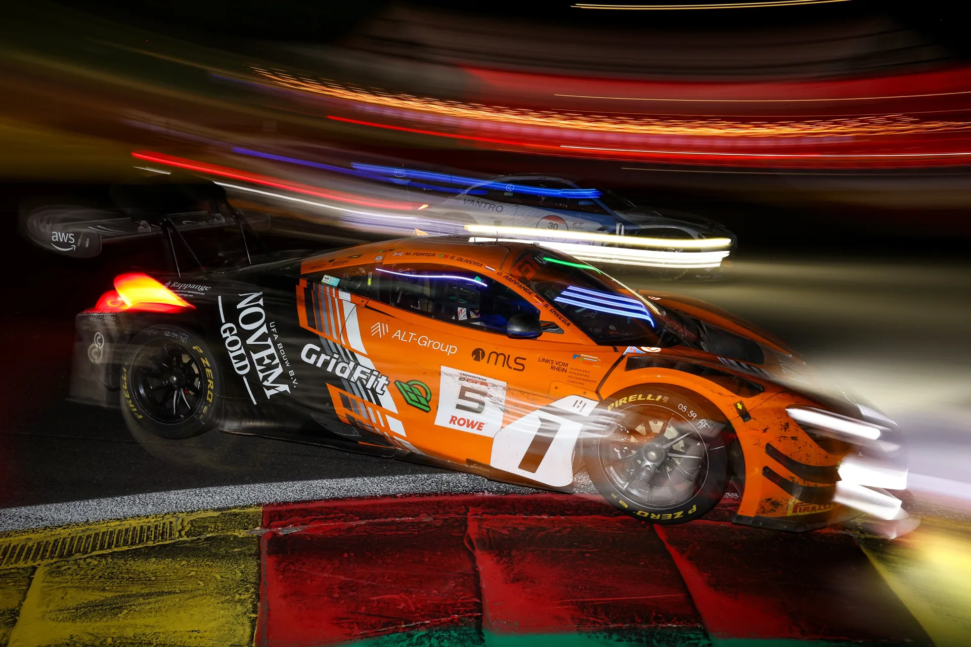 Salmans McLaren Nummer 5 beim Nachtrennen in Spa